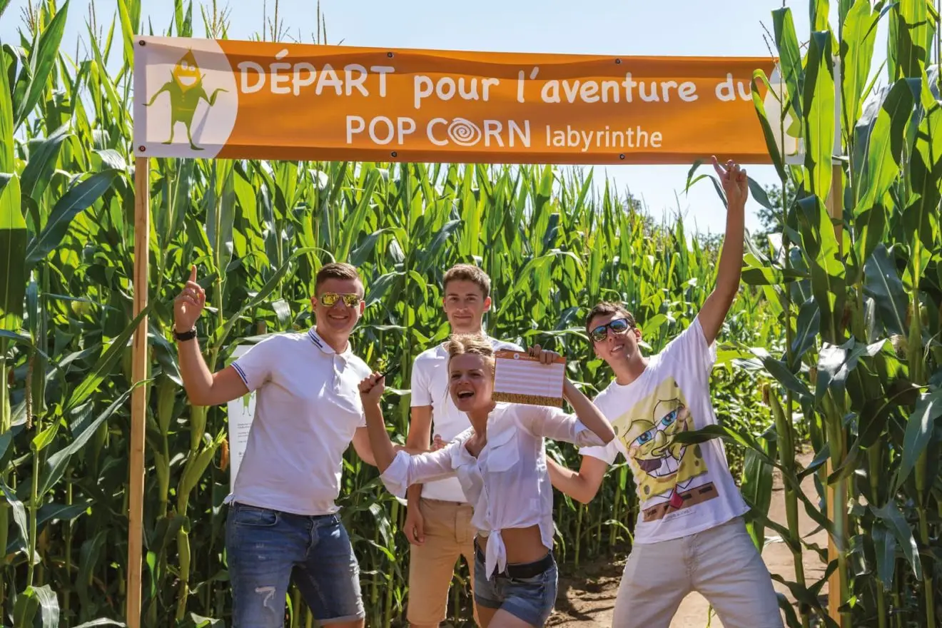 amis-pop-corn-labyrinthe-retouche-web-1320x880